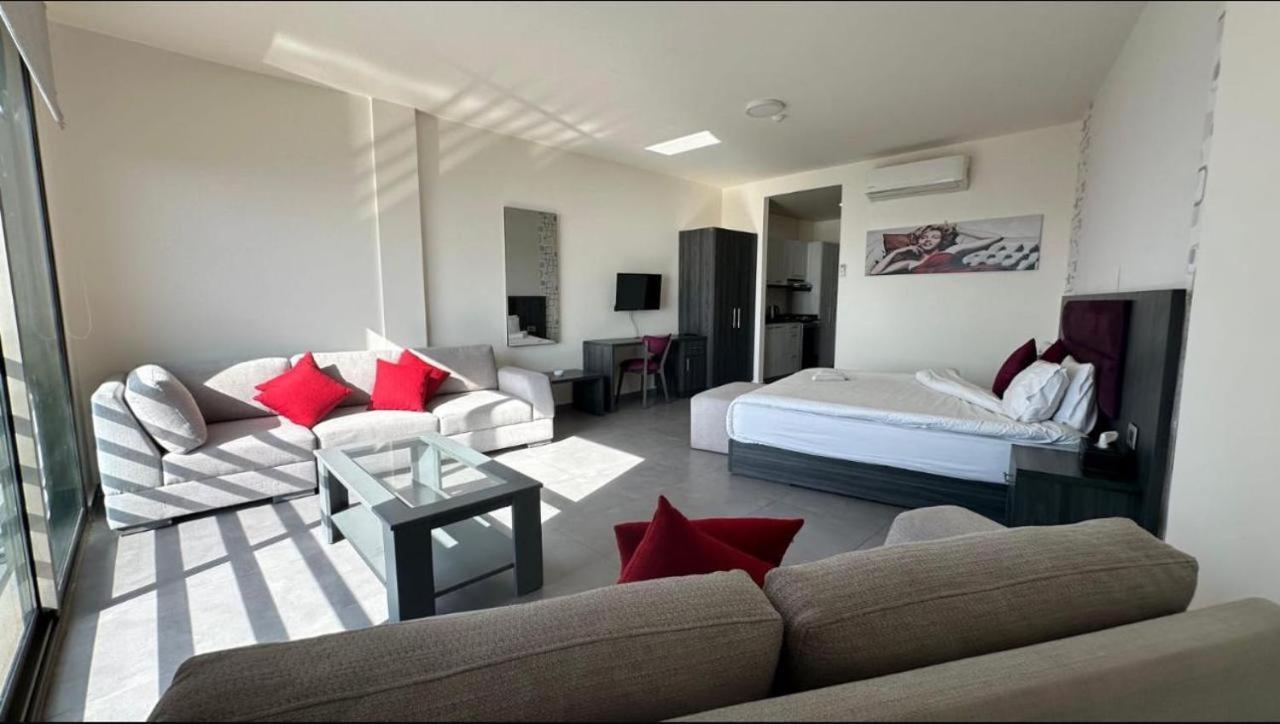 Le Six Hotel And Resort Batroun Ngoại thất bức ảnh