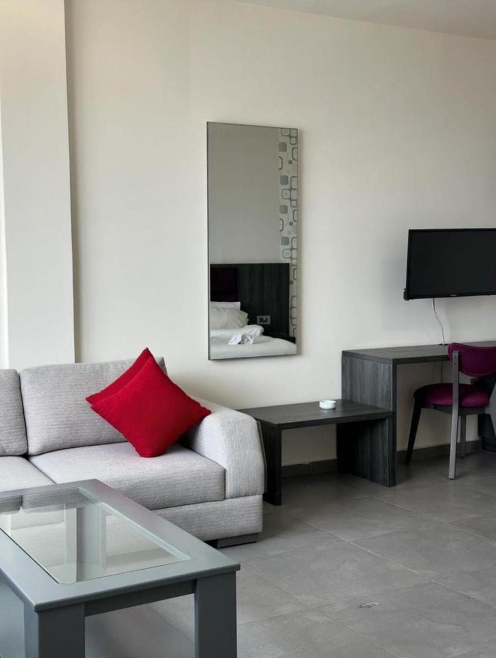 Le Six Hotel And Resort Batroun Ngoại thất bức ảnh