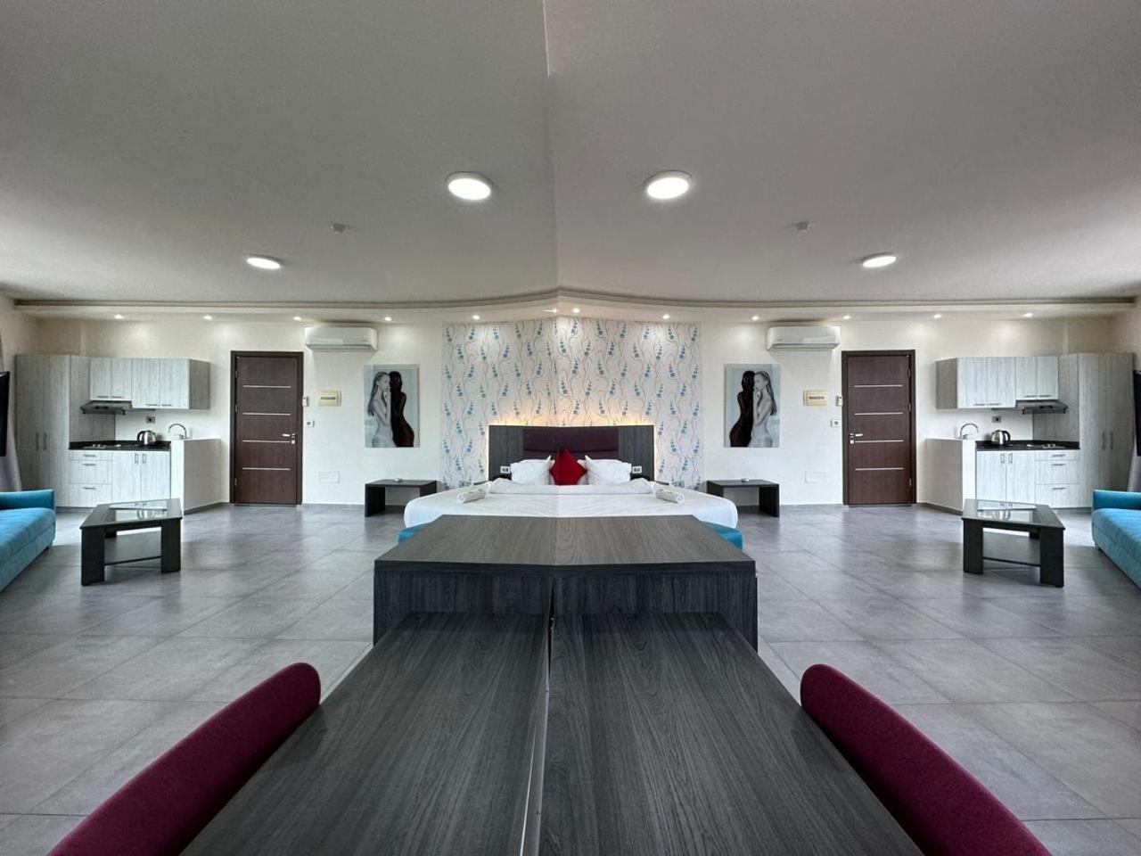 Le Six Hotel And Resort Batroun Ngoại thất bức ảnh